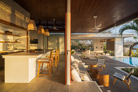 Second Wind House: Ocean Terrace House for Easy Coastal Gatherings - 2