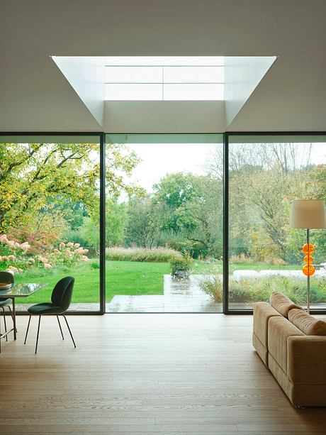 Stuttgart Duet by Ester Bruzkus Architekten - 2