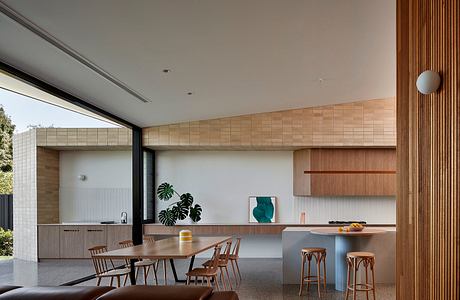 Swoosh House by Das Studio