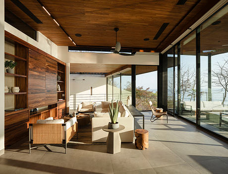 House of Vid and Higurea Captures Pacific Views - 3