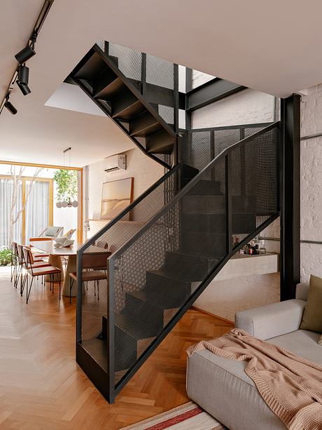 Casa MA: Sunlit Sao Paulo Apartment With Airy Indoor-Outdoor Life - 3