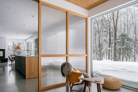 Chalet du Ruisseau: Mid-Century Warmth in a Contemporary Alpine Chalet - 4