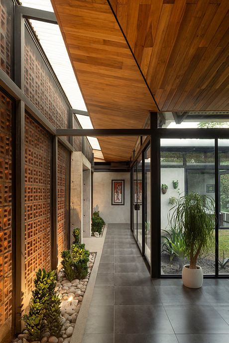 Residencia Chavarria by Carazo Arquitectura - 4