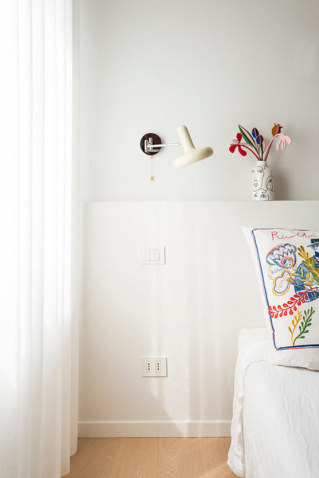 60s Style House: Bold Italian Apartment for a Young Creative Life - 5