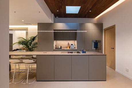 Contemporary Renaissance: Montpellier House Opens To Poolside Living - 6