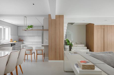 House 111: Calm Neutrals and Light Shape a Courtyard Family Home - 5