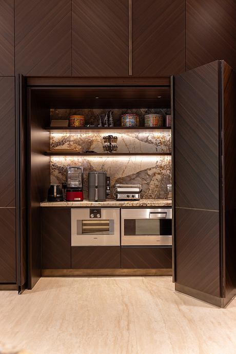 Villa Imperiale: Maximalist Italian Luxury in Dubai’s Emirates Hills - 5