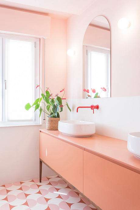 60s Style House: Bold Italian Apartment for a Young Creative Life - 6