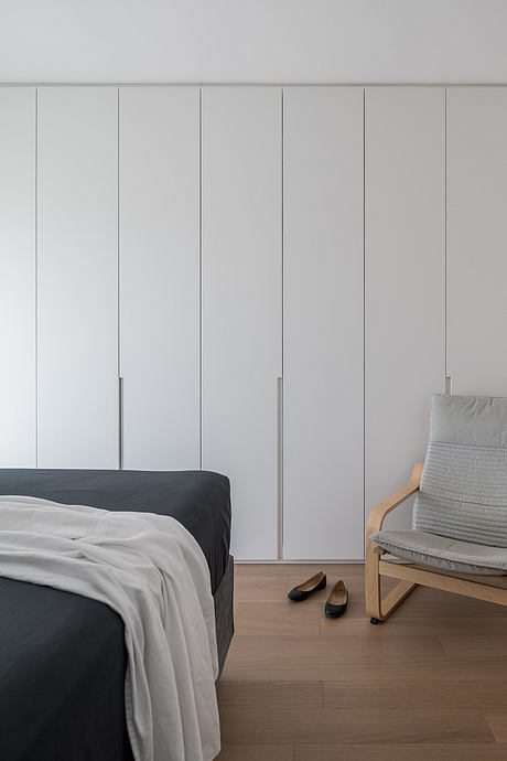 Linearity in the Design of an Apartment in Kifisia - 7