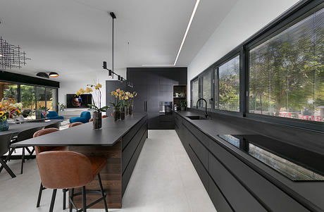 Concrete Harmony House Balances Cool Minimalism With Vivid Comfort - 7