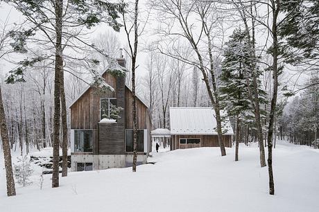 Chalet du Ruisseau: Mid-Century Warmth in a Contemporary Alpine Chalet - 8