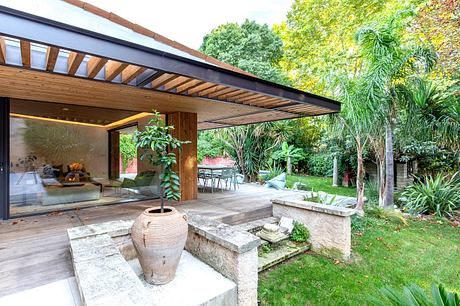 Contemporary Renaissance: Montpellier House Opens To Poolside Living - 10