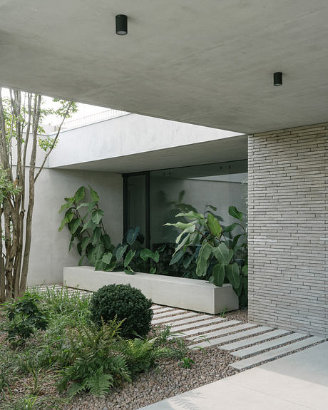 House GM by Didonè Comacchio Architects - 9