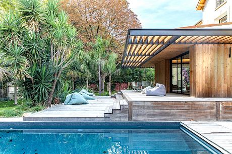 Contemporary Renaissance: Montpellier House Opens To Poolside Living - 11