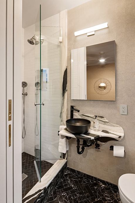 West End “Grand Six”: A Classic Seven Replanned for Joyful Gatherings - 10