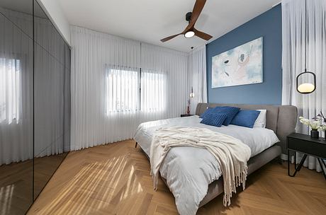 Concrete Harmony House Balances Cool Minimalism With Vivid Comfort - 11