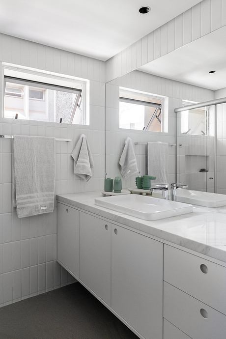 Bueno Apartment by BLOCO Arquitetos - 11