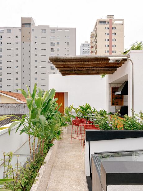 Casa MA: Sunlit Sao Paulo Apartment With Airy Indoor-Outdoor Life - 10