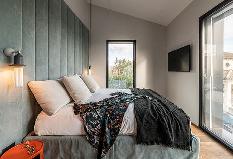 Private Villa in the Roman Countryside: Light Contemporary Retreat - 12