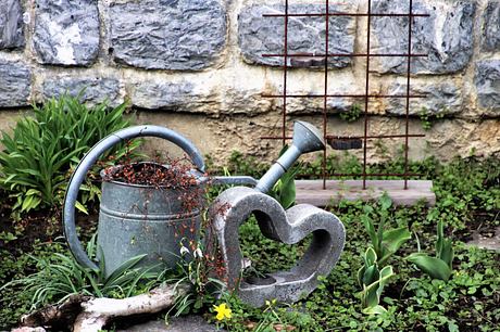 Top Metal Lawn Ornaments to Elevate Your Outdoor Space - 1