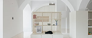 Barão Sabrosa Apartment: Filled Lisbon Retreat Under Historic Arches