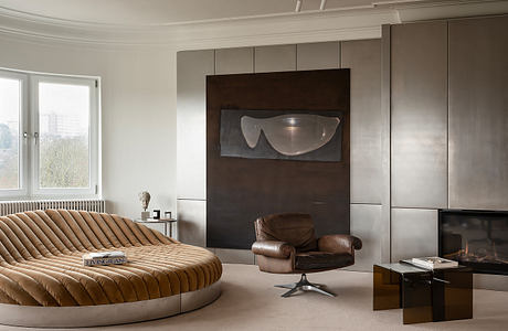 Vorst: Triangular Top-Floor Apartment