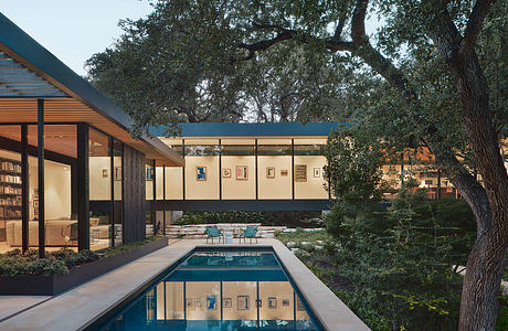 Westview Residence: Modern Courtyard House Rooted in Oak Woodland