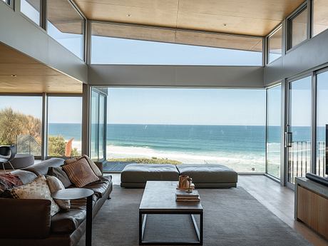 Banool House — Modern Beach Shack for Relaxed Australian Getaways - 2