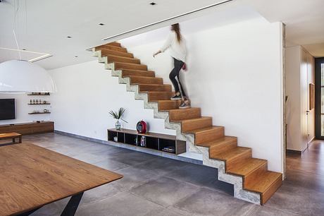 R House by Estudio GMARQ - 2