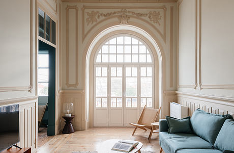 Rose building by Aurora Arquitectos