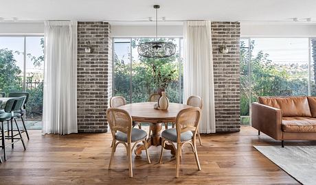 A Home that Honors the Past While Moving into the Tuture - 4