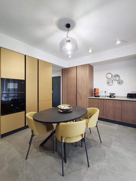 Apartment on Via Falcone Frames Warm Modern Living In Marcianise Italy - 4