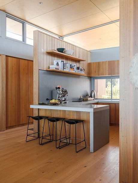 Banool House — Modern Beach Shack for Relaxed Australian Getaways - 4