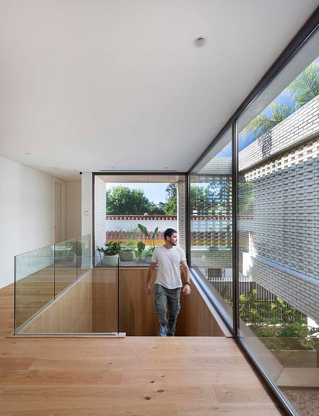 Casa Magnolia — Garden Views Shape a Calm Contemporary House Life - 6