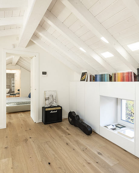 Casa MZ — Crafted Oak Interiors for an Art Historian’s Home - 5