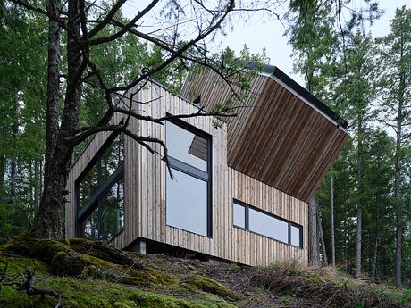 The Nest: Prefab Off-Grid Retreat - 7