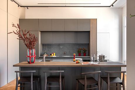 Penthouse on Piazza Politeama: From Decò Shell to Contemporary Calm - 5