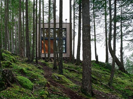 The Nest: Prefab Off-Grid Retreat - 8