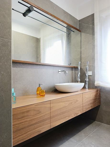 Apartment on Via Falcone Frames Warm Modern Living In Marcianise Italy - 7