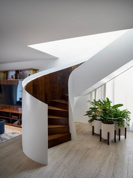 Garden Coverage Turns 1980s Penthouse Into Layered Family Home - 6