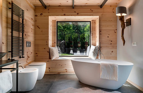 Tir Longë: Nordic Cabin Warmth Above The Italian Alpine Forest Sky