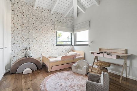 A Home that Honors the Past While Moving into the Tuture - 7