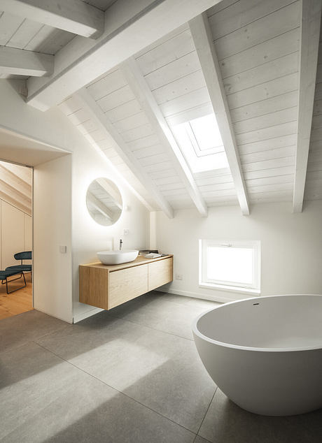 Casa MZ — Crafted Oak Interiors for an Art Historian’s Home - 8