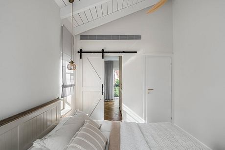 A Home that Honors the Past While Moving into the Tuture - 8