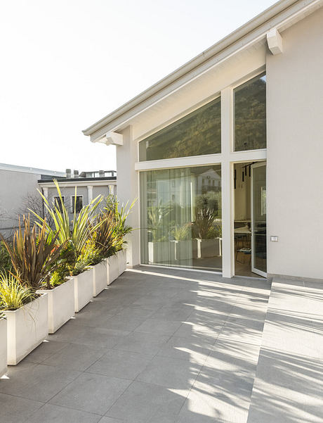 Casa MZ — Crafted Oak Interiors for an Art Historian’s Home - 9