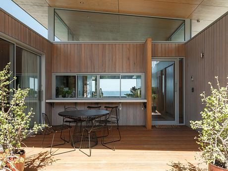 Banool House — Modern Beach Shack for Relaxed Australian Getaways - 8