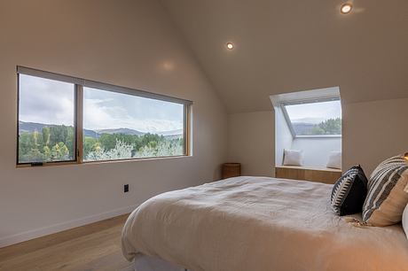 Black Bear House by forma ARCHITECTURE - 9