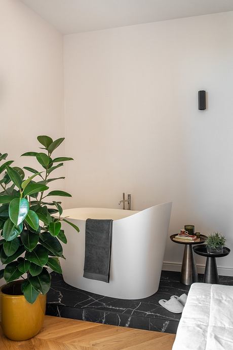 Penthouse on Piazza Politeama: From Decò Shell to Contemporary Calm - 10