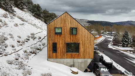 Black Bear House by forma ARCHITECTURE - 13