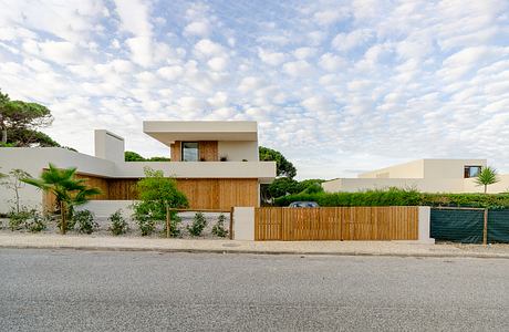 Casa Nau 64 Rewrites Courtyard Living — Between Pines And Lagoon Light